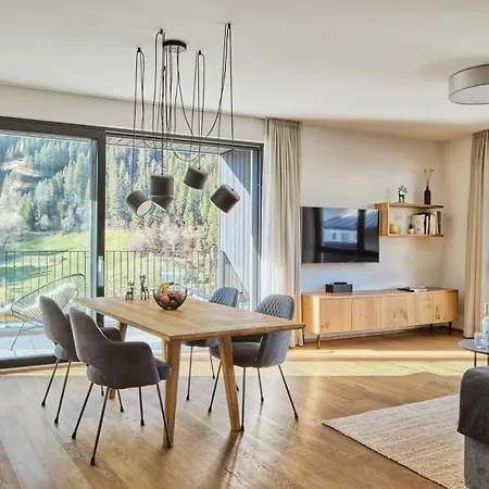 Stilvolle Luxuswohnung In Der Residenz Silvretta *