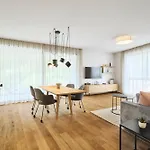 Stilvolle Luxuswohnung In Der Residenz Silvretta See