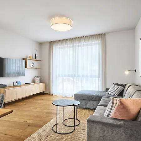 Stilvolles, Lichtdurchflutetes Luxus-appartement In Der Residenz Silvretta - Inklusive Silvretta Card Premium * See