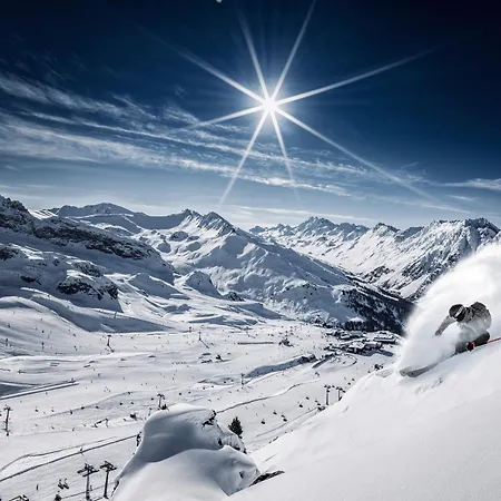 Stilvolles, Lichtdurchflutetes Luxus-appartement In Der Residenz Silvretta - Inklusive Silvretta Card Premium